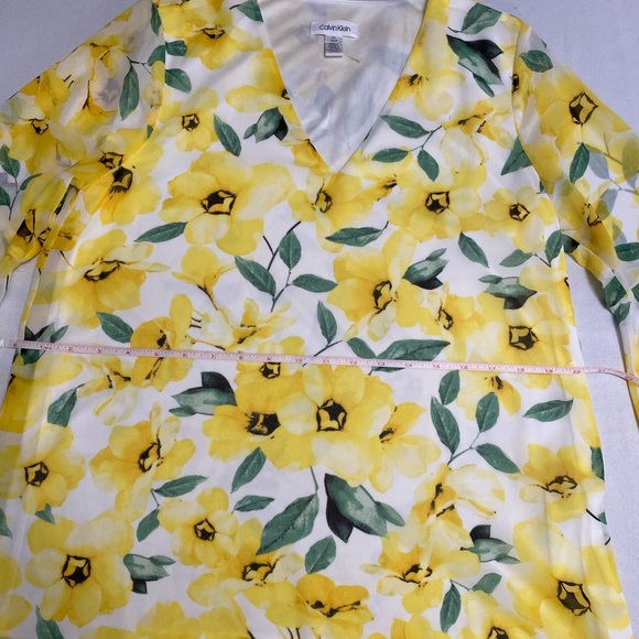 Calvin Klein🌼Floral Print V-Neck Chiffon 3/4 Ruffle
Sleeve Top Size S/CH/P - Picture 4 of 11